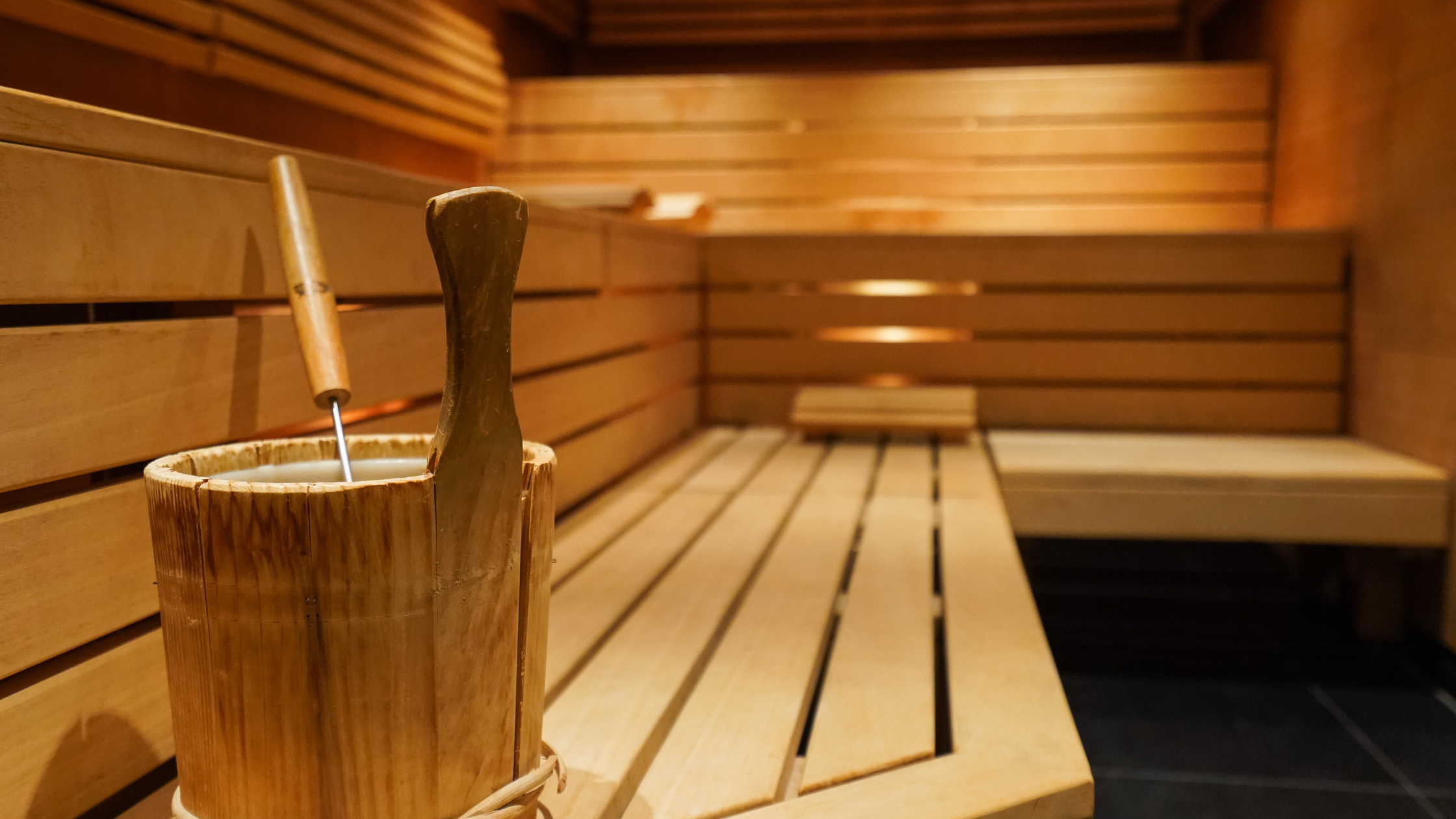 10 Creative Sauna Bench Ideas