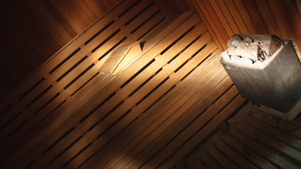 Can You Wear AirPods in a Sauna? Risks, Heat Limits, and Safer Options
