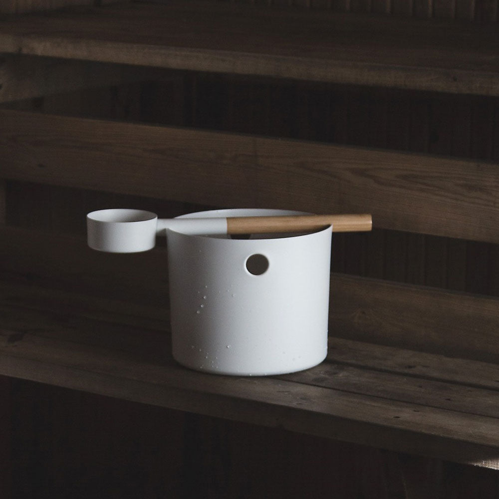 Why Is My Outdoor Sauna Leaking - Sauna bucket and ladle accessories